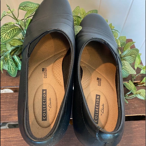 Like New! Clarks Soft Memory Foam Heel Collection - Picture 6 of 9
